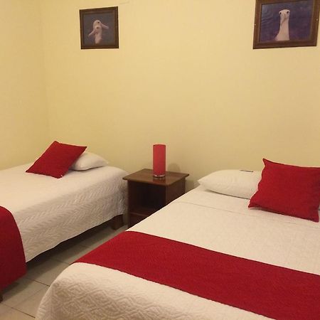 Hotel Red Booby 阿约拉港 外观 照片