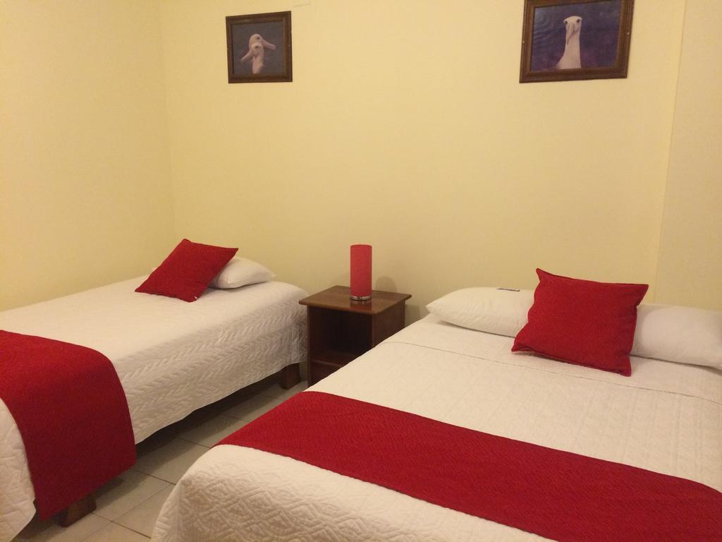 Hotel Red Booby 阿约拉港 外观 照片
